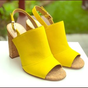 BCBGENERATION LORIAH SANDAL YELLOW SIZE 7